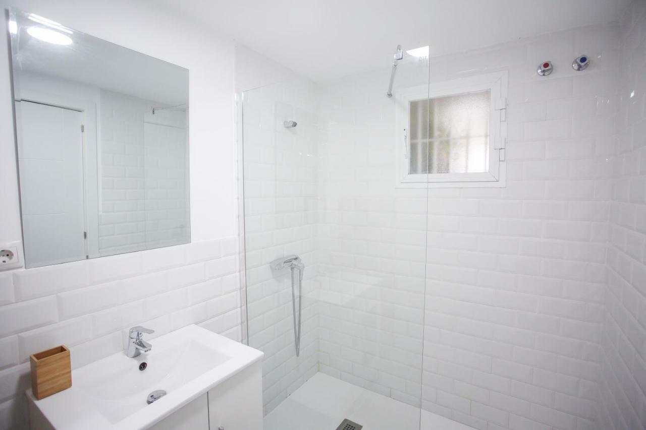 Apartamento En La Carihuela Con Piscina Y Parking, Al Lado De La Playa Lejlighed Torremolinos Eksteriør billede